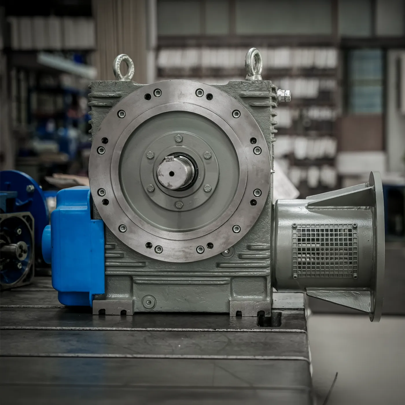High-speed gearbox rotor and bearing detail