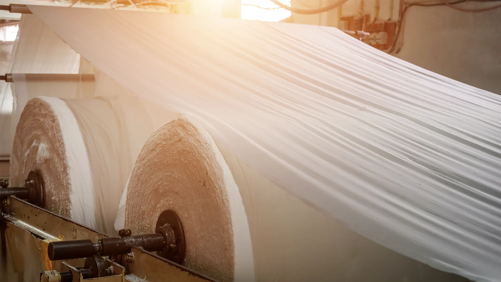 Paper machine and pulp-preparation drives